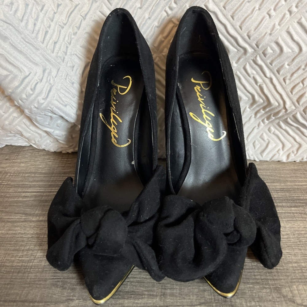 Privileged Valencia Faux Suede Heel Size 6.5 Black Gold Pointed Toe Bow Stiletto - Picture 2 of 11